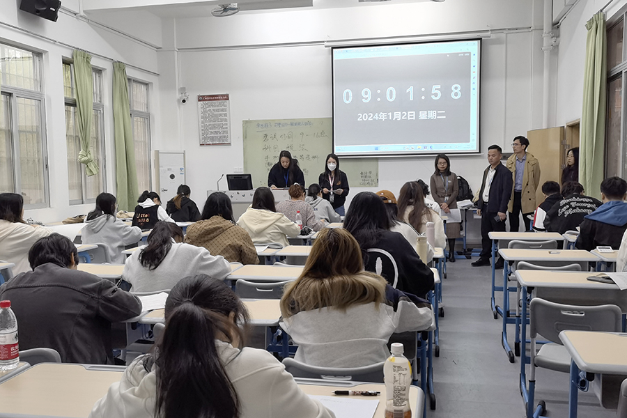 公司领导一行巡查现场.jpg